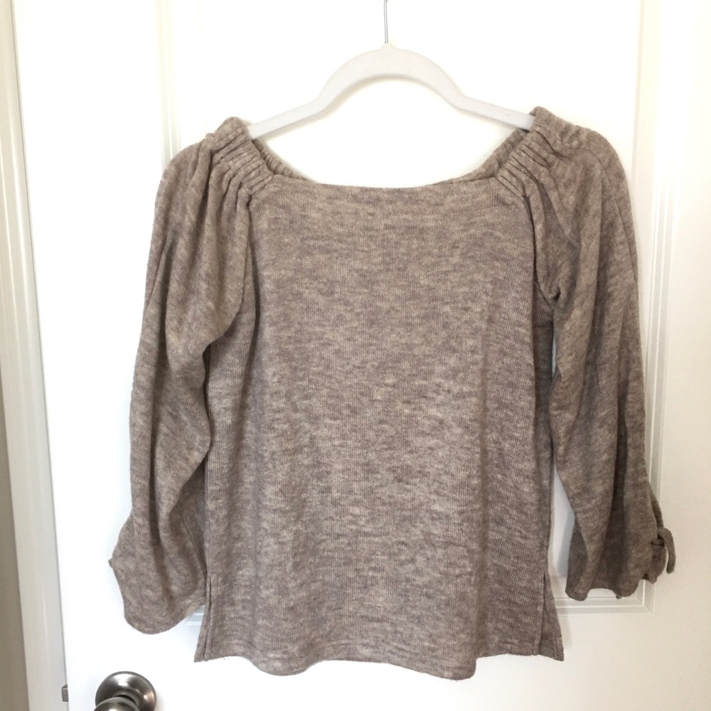 Elvence-deux tan light sweater